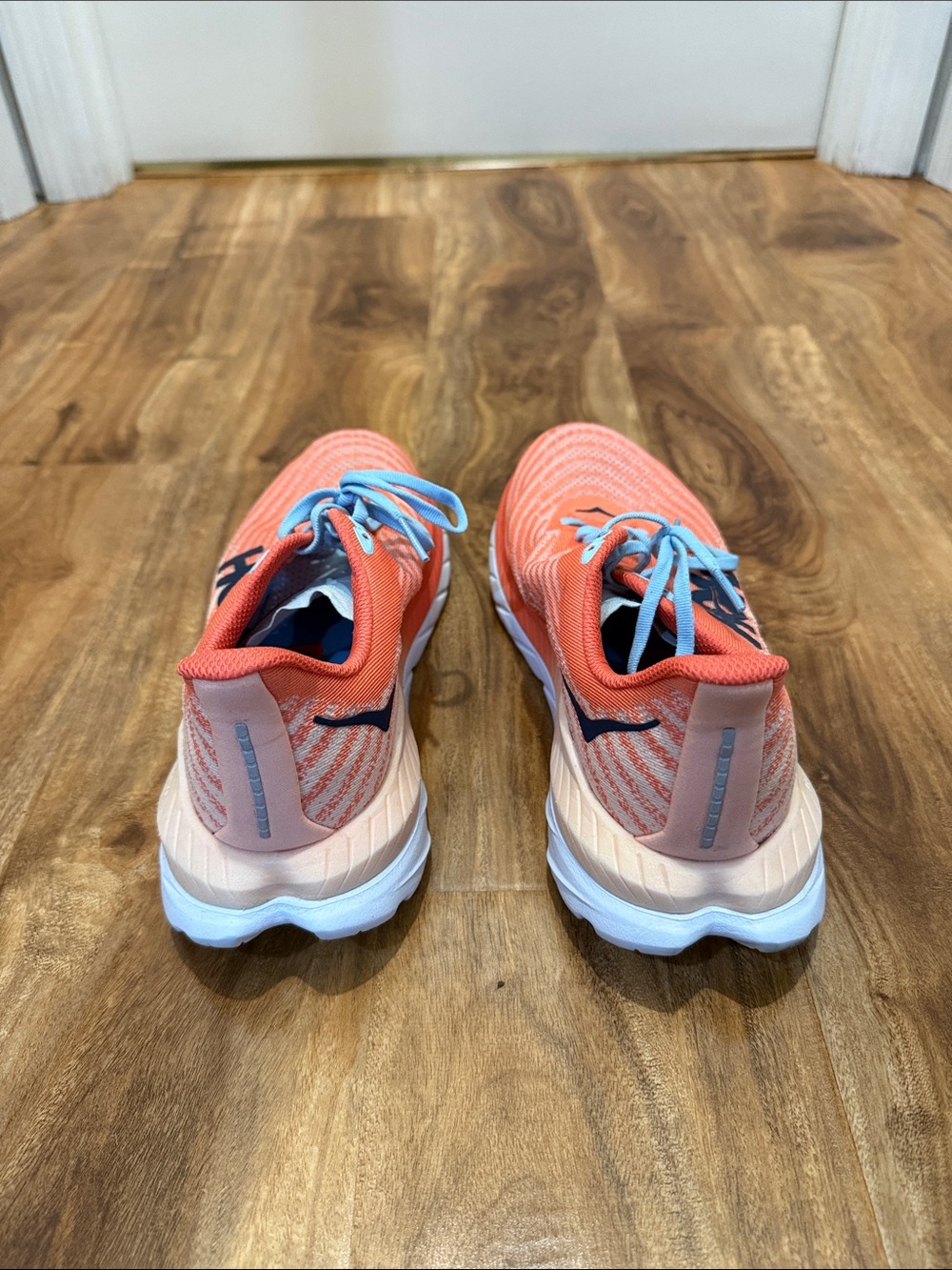 Hoka Mach 5 pro fly plus Women's Coral Running Shoes with Light Blue Laces - Picture 4 of 9